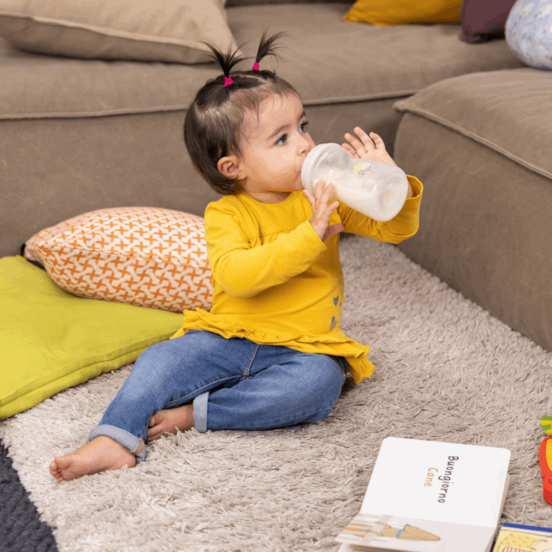 Chicco Butelka plastikowa NaturalFeeling przepływ szybki 6m+ 330 ml, 1 szt.