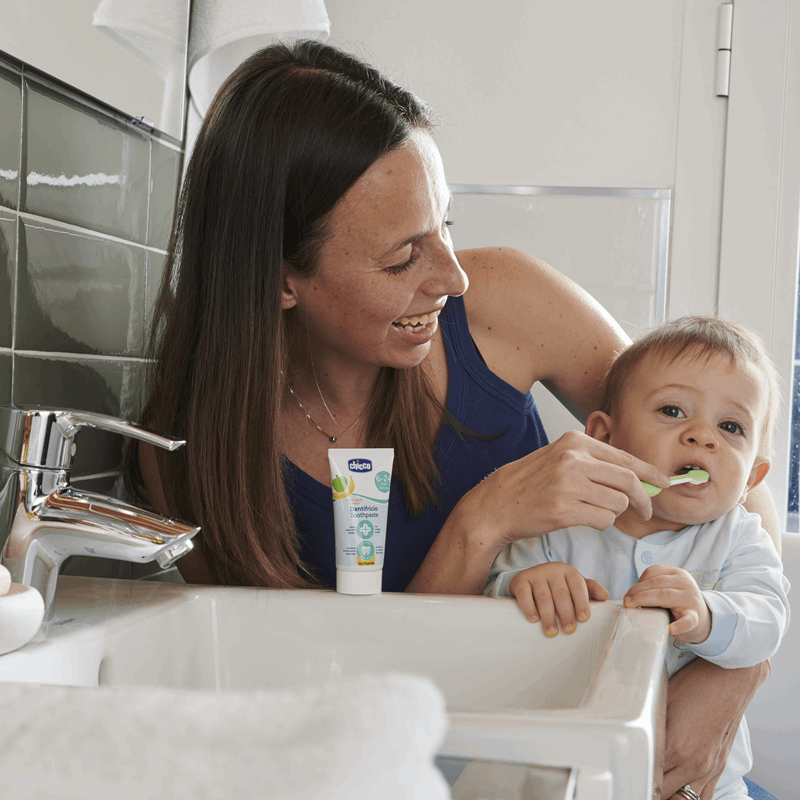 Chicco Pasta do zębów z fluorem o smaku jabłkowo-bananowym (6-24 m), 50 ml