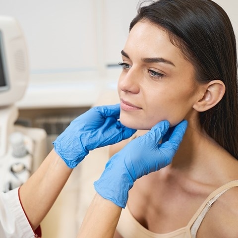 Choroba Hashimoto – co to jest? Objawy, leczenie i dieta w Hashimoto