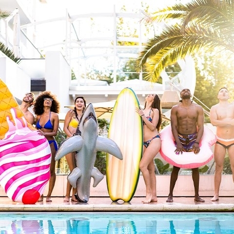 Chroń się przed grzybicą – jak bezpiecznie korzystać z basenów i pryszniców?