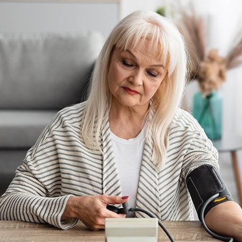 Ciśnieniomierz – jak wybrać aparat do mierzenia ciśnienia?