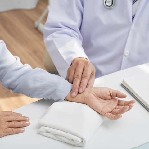 Czym jest tętno i jakie są prawidłowe wartości - badanie tętna, schorzenia