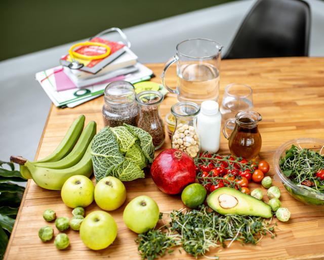 Dieta na obniżenie cholesterolu – co jeść, czego unikać i jakie wprowadzić zmiany w codziennym życiu?