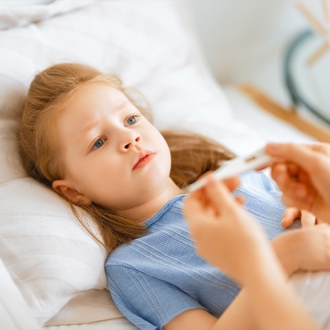 Gorączka – o czym świadczy i jak prawidłowo przy niej postępować?