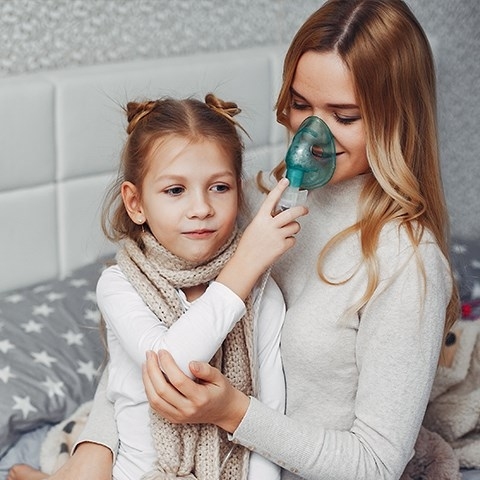 Inhalacje – co leczą, jak działają? Jak wybrać inhalator?