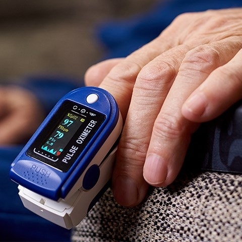Jak działa pulsoksymetr i jak z niego korzystać?