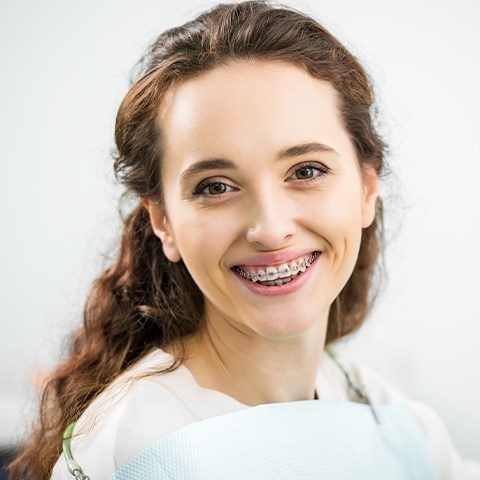 Jak oczyszczać zęby z aparatem ortodontycznym?