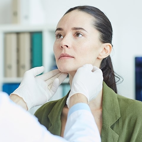 Niedoczynność tarczycy a choroba Hashimoto