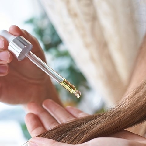 Olej rycynowy – jakie ma właściwości i jak go stosować?