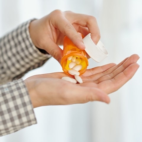 Paracetamol – przedawkowanie, skutki uboczne, interakcje