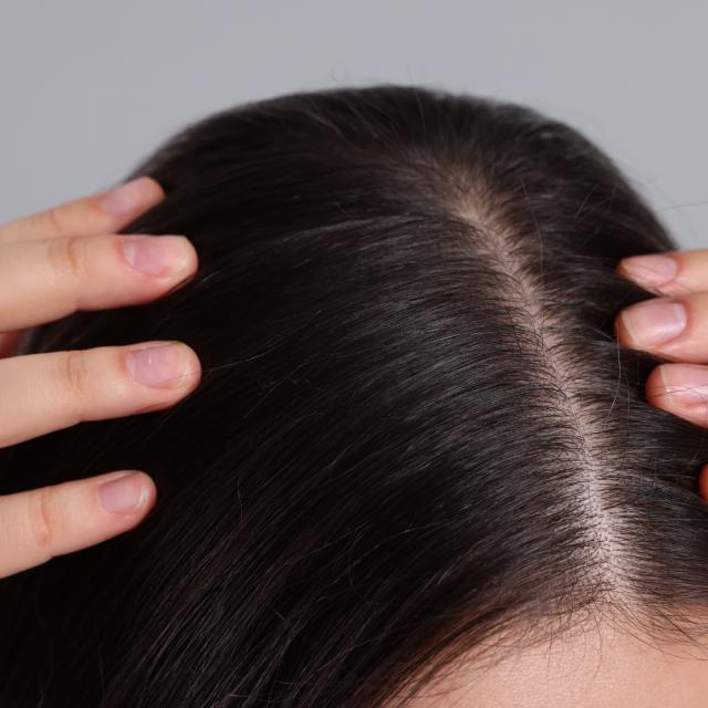 Skóra głowy – funkcje, problemy i skuteczna pielęgnacja