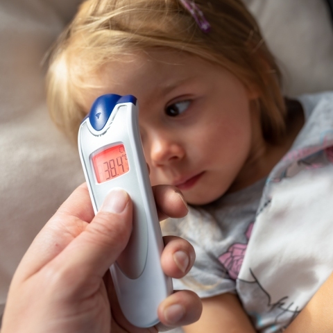 Trzydniówka (gorączka trzydniowa) – objawy, leczenie