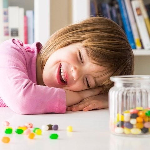 Witaminy dla dzieci: żelki, czekomisie czy lizaki?