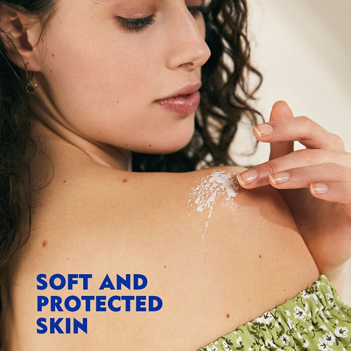 NIVEA SUN Protect & Moisture Spray do opalania SPF20 200ml