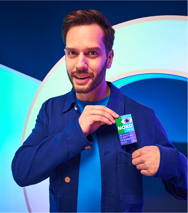 Mężczyzna z produktem NOKO TRIO